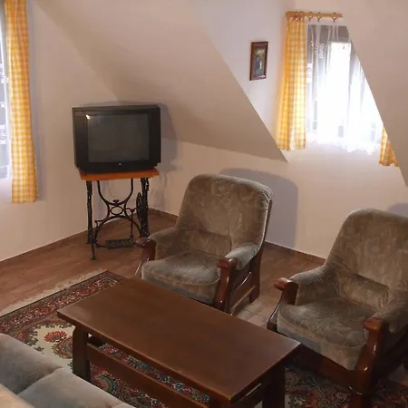 Dom wakacyjny Chalupa V Ceskem Raji Rovensko pod Troskami